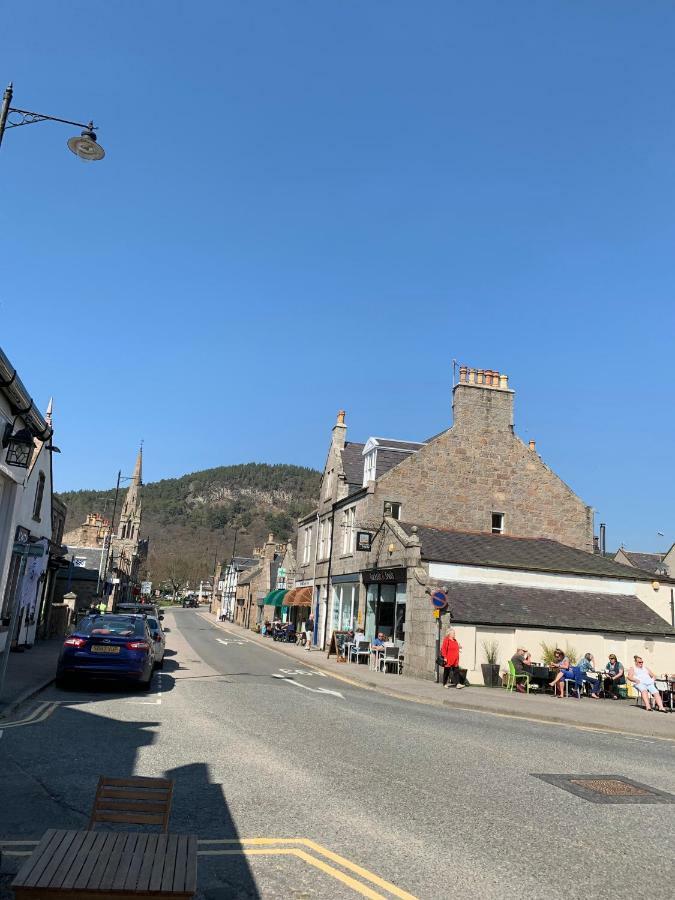 Alexandra Hotel Ballater Exterior foto